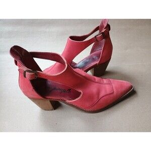 Free People Red Coyote Crossing Ankle leather Boots Pointed Toe Sz 40 Eu